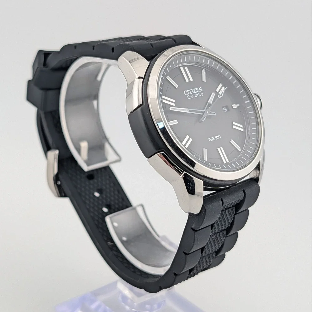 Citizen Eco-Drive Weekender J810-S082781 WR100 Black Dial Solar Men's Watch 44mm
